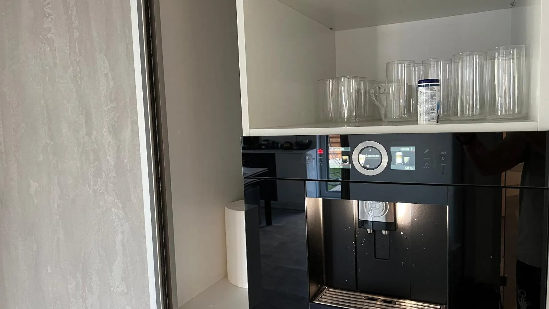 Beautiful Penthouse Lakeview W18 Бухарест