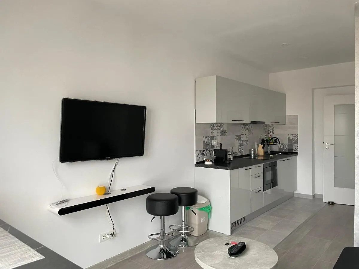 Beautiful Penthouse Lakeview W18 Бухарест 0*,  Румыния