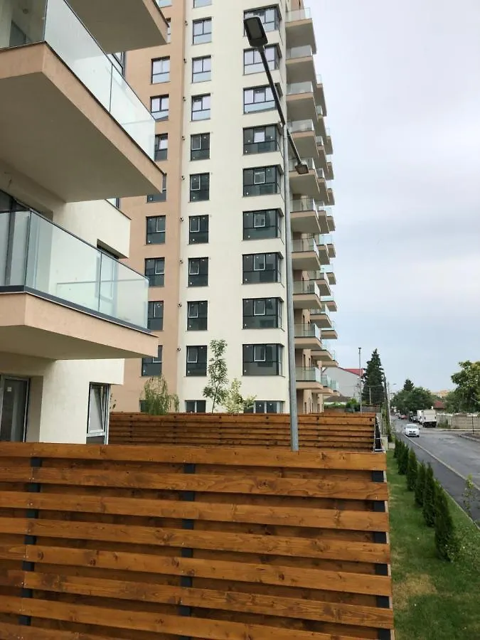 Beautiful Penthouse Lakeview W18 Бухарест Апартаменты